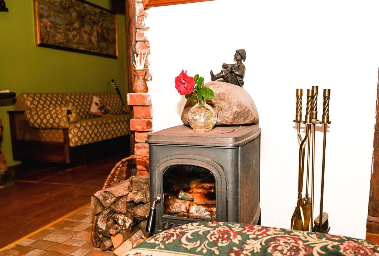 Villa Idilliska Latgaliesu Lauku Maja Ar Melno Pirti à Aglona Extérieur photo