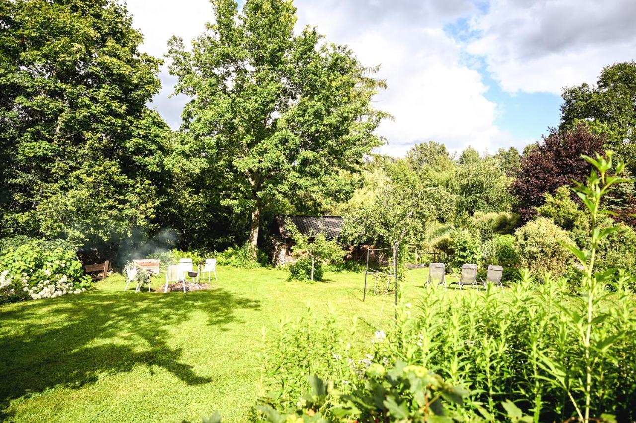 Villa Idilliska Latgaliesu Lauku Maja Ar Melno Pirti à Aglona Extérieur photo